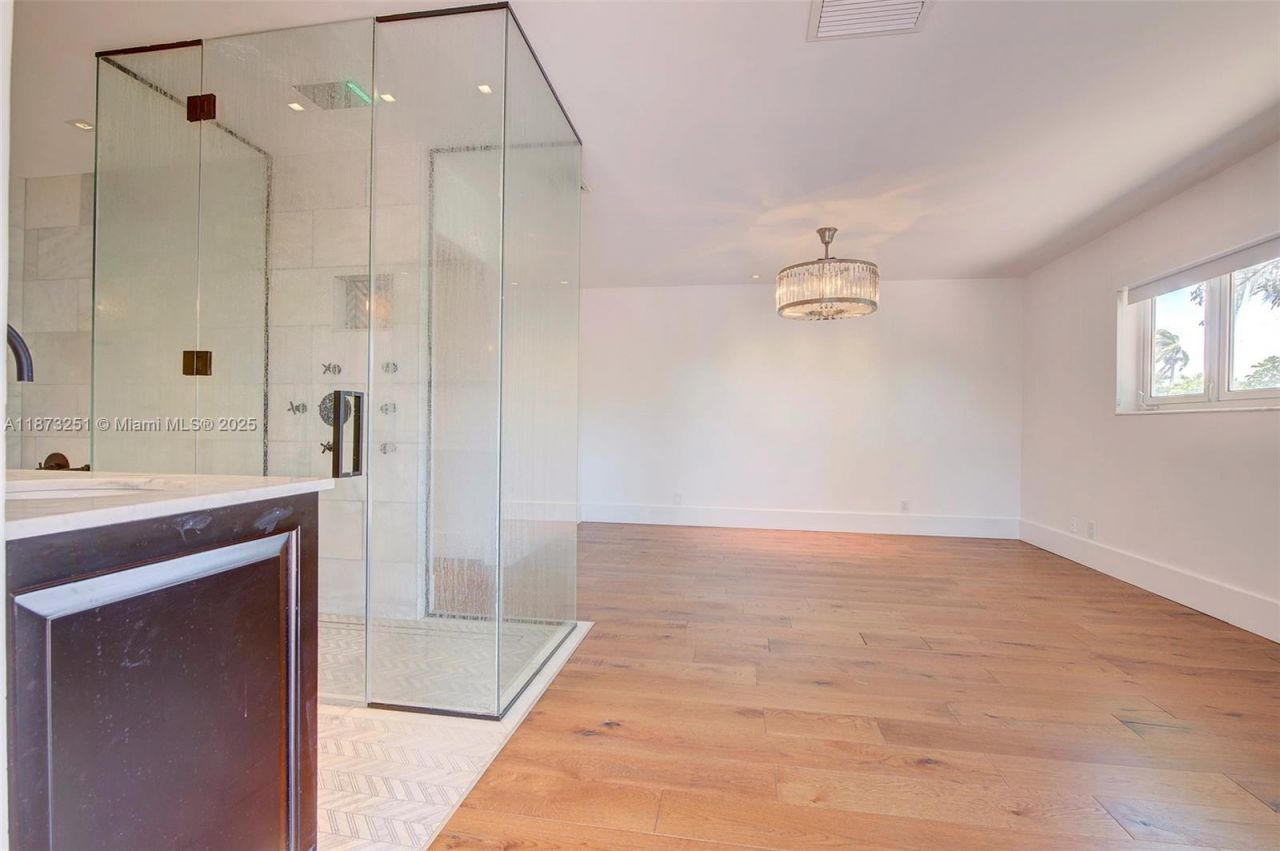 5240 NE 29th Ave, Fort Lauderdale, FL 33308 Photo