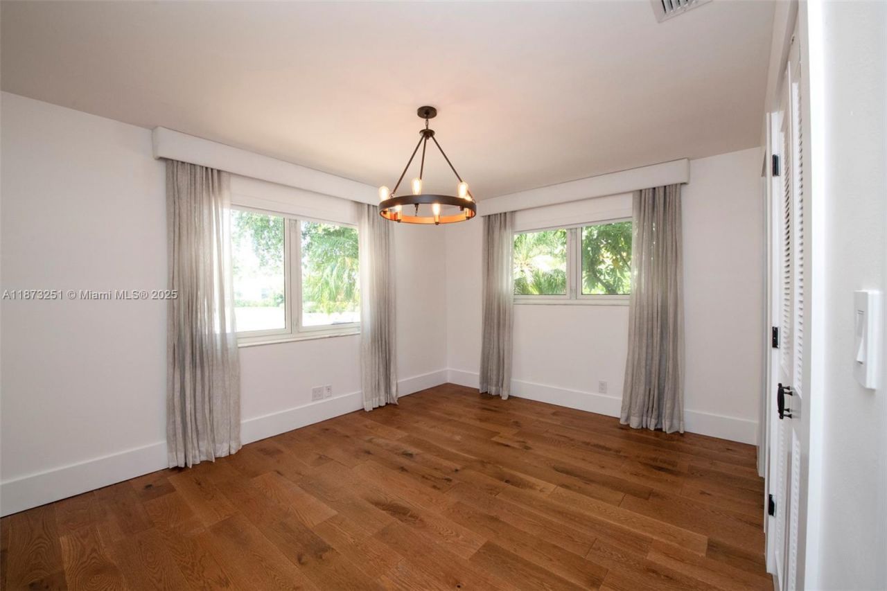 5240 NE 29th Ave, Fort Lauderdale, FL 33308 Photo