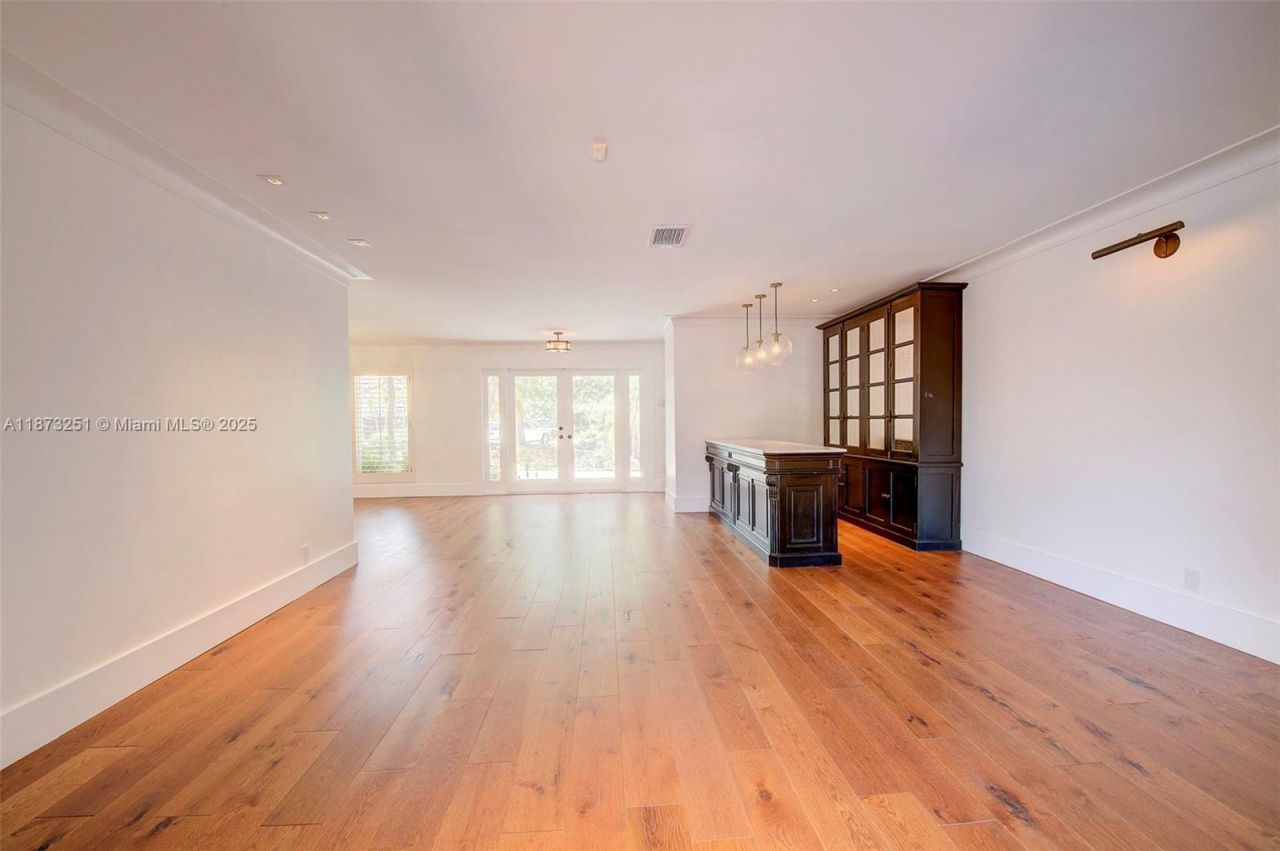 5240 NE 29th Ave, Fort Lauderdale, FL 33308 Photo