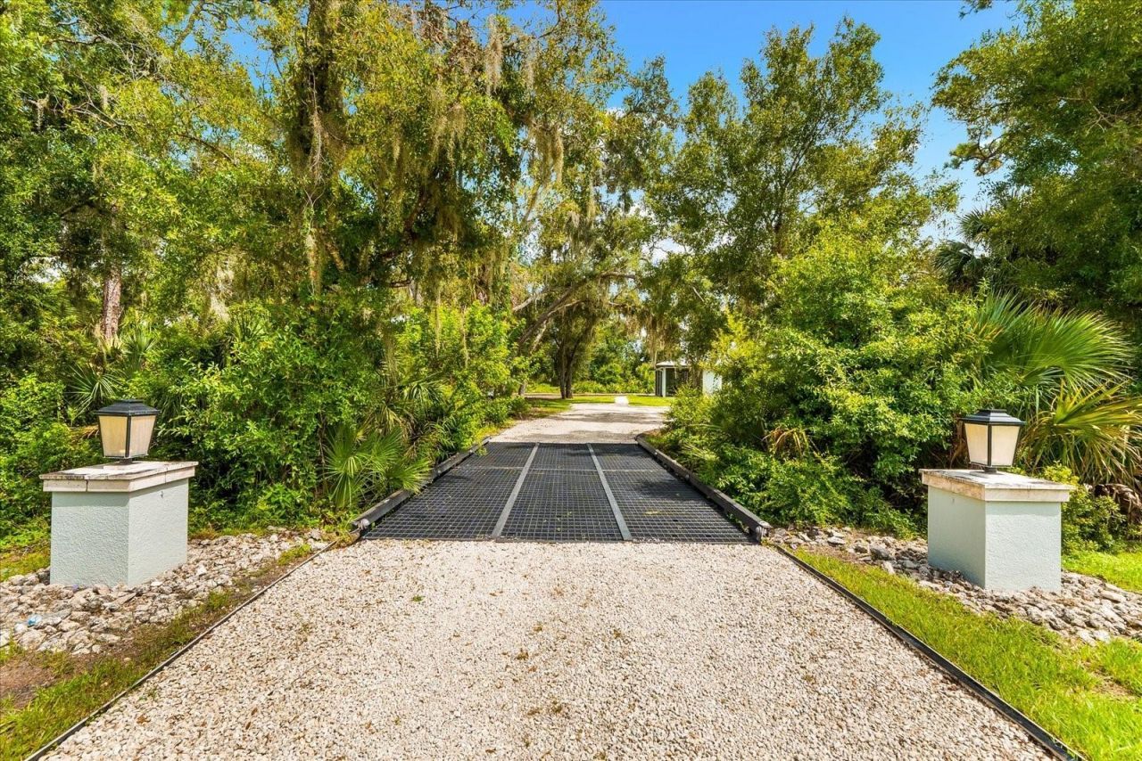 10808 Leafwing Drive, Sarasota, FL 34241 Photo