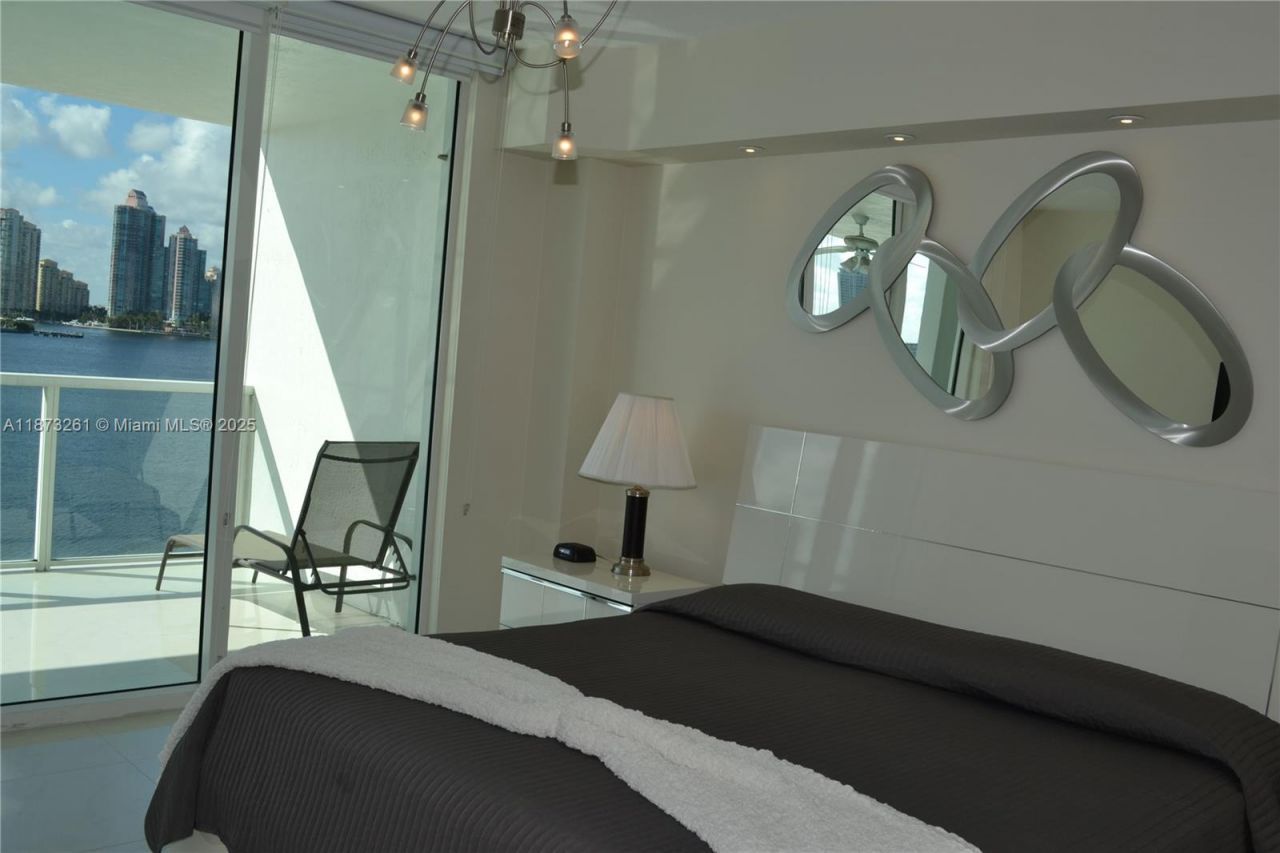 18100 N Bay Rd, Unit 509, Sunny Isles Beach, FL 33160 Photo