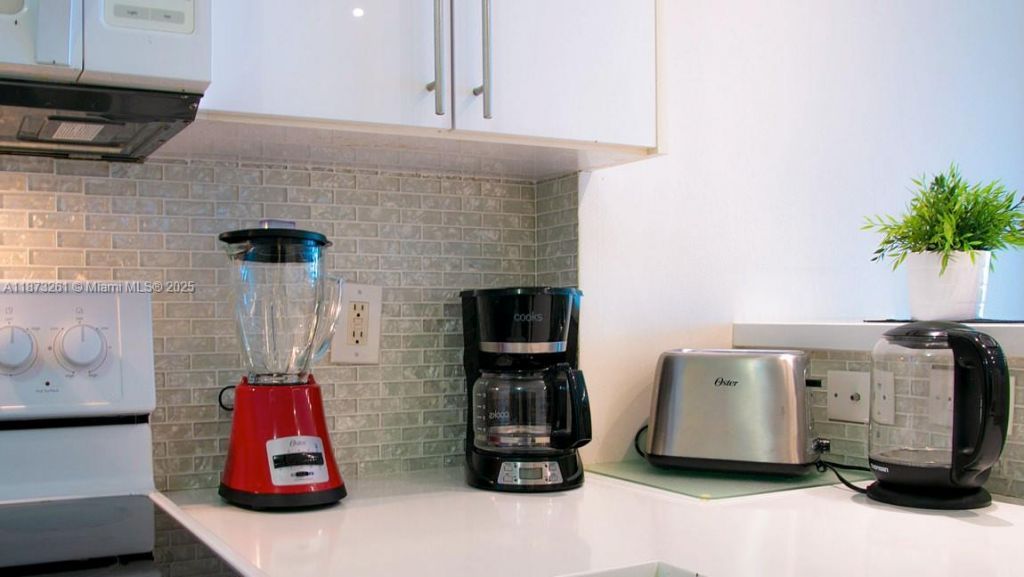 18100 N Bay Rd, Unit 509, Sunny Isles Beach, FL 33160 Photo