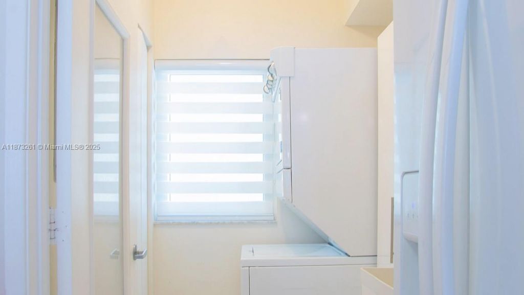 18100 N Bay Rd, Unit 509, Sunny Isles Beach, FL 33160 Photo