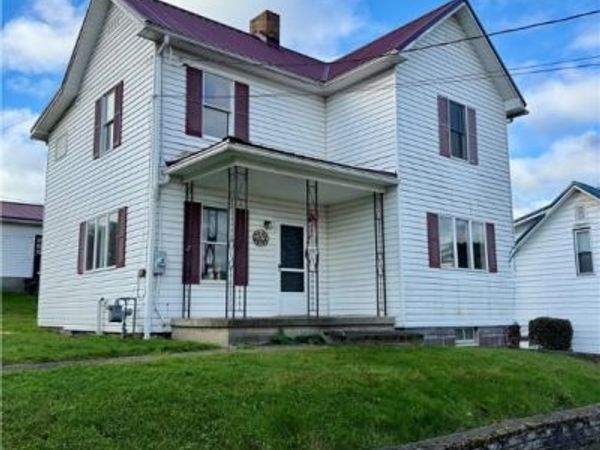 381 3rd Street, Bergholz, OH 43908