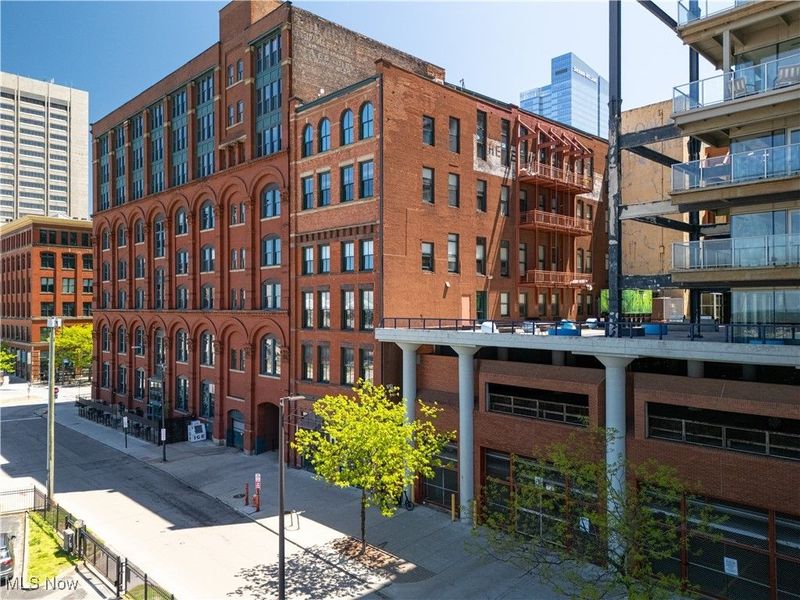 635 W Lakeside Avenue, Unit 406, Cleveland, OH 44113 Photo 2