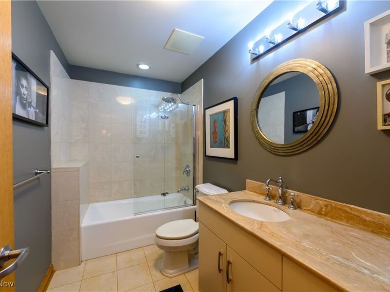 635 W Lakeside Avenue, Unit 406, Cleveland, OH 44113 Photo 23