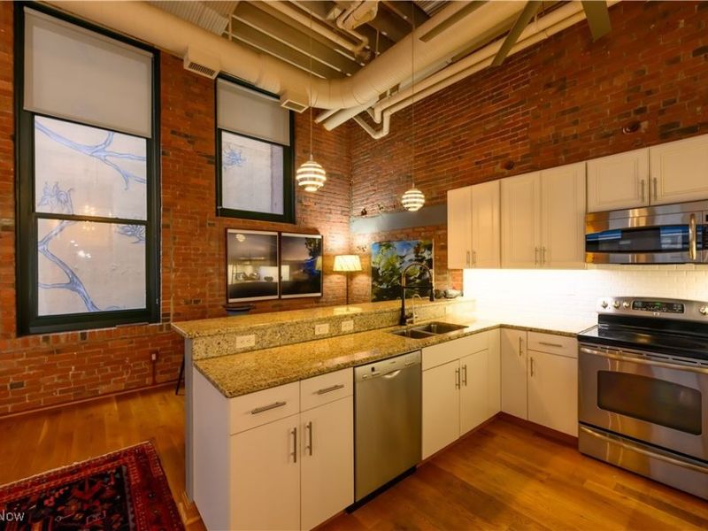 635 W Lakeside Avenue, Unit 406, Cleveland, OH 44113 Photo 5