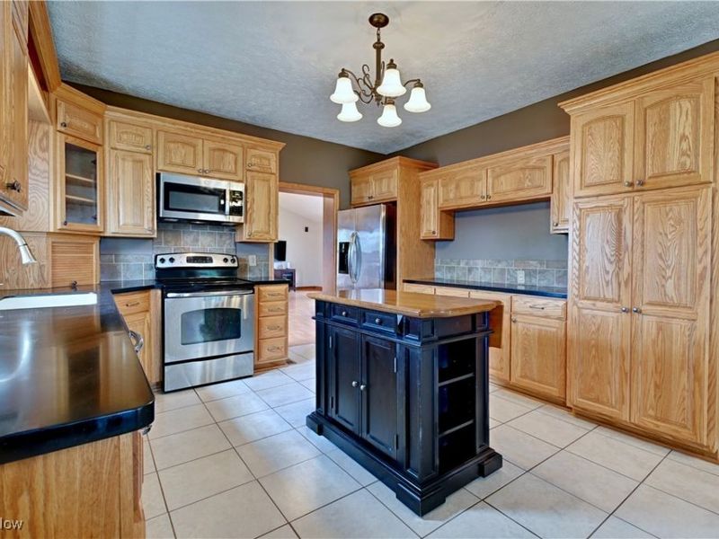 10870 County Road 6, Killbuck, OH 44637 Photo 8