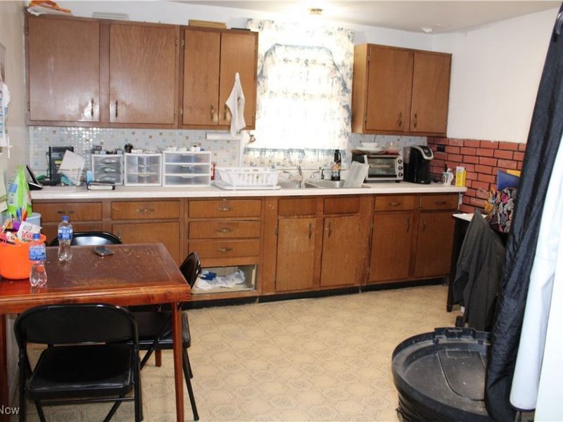 325 Market Street, Clarington, OH 43915 Photo 8