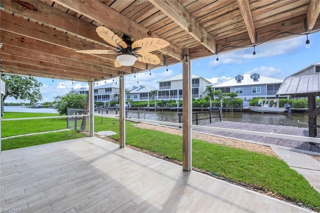 691 Palm Dr, Goodland, FL 34140 Photo