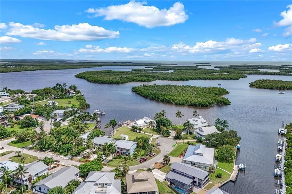 691 Palm Dr, Goodland, FL 34140 Photo