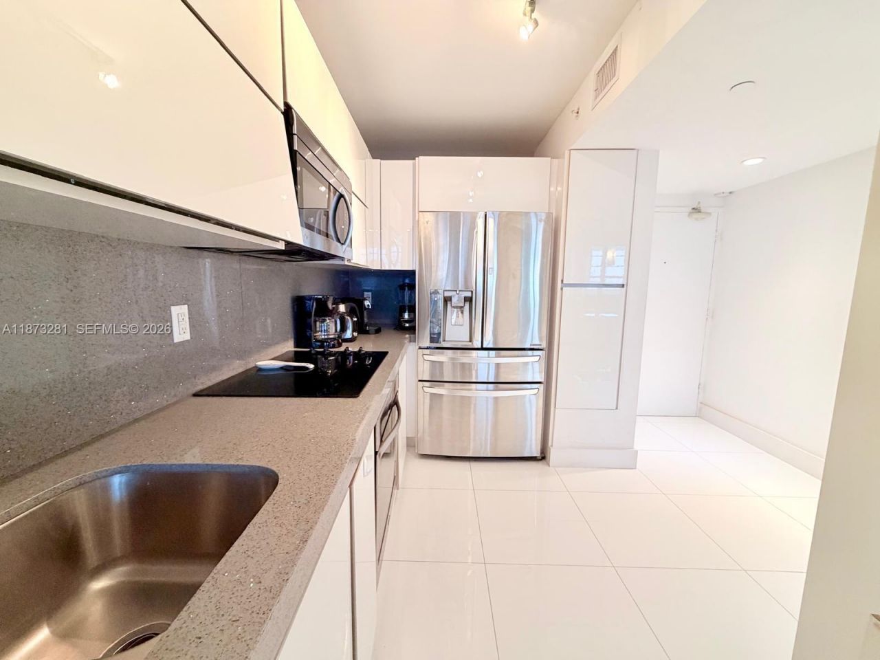 100 Lincoln Rd, Unit 1504, Miami Beach, FL 33139 Photo