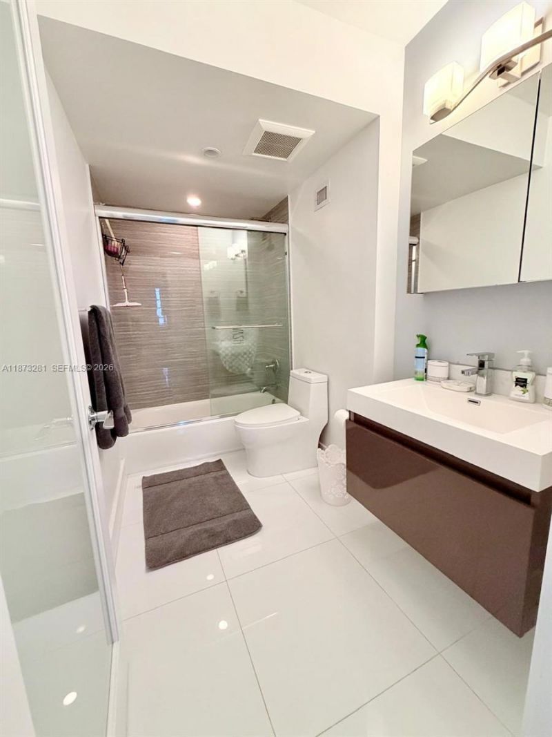 100 Lincoln Rd, Unit 1504, Miami Beach, FL 33139 Photo