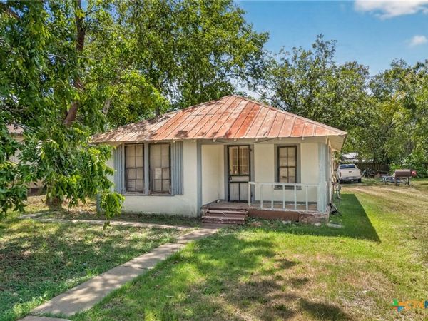 517 Church Street, Gonzales, TX 78629