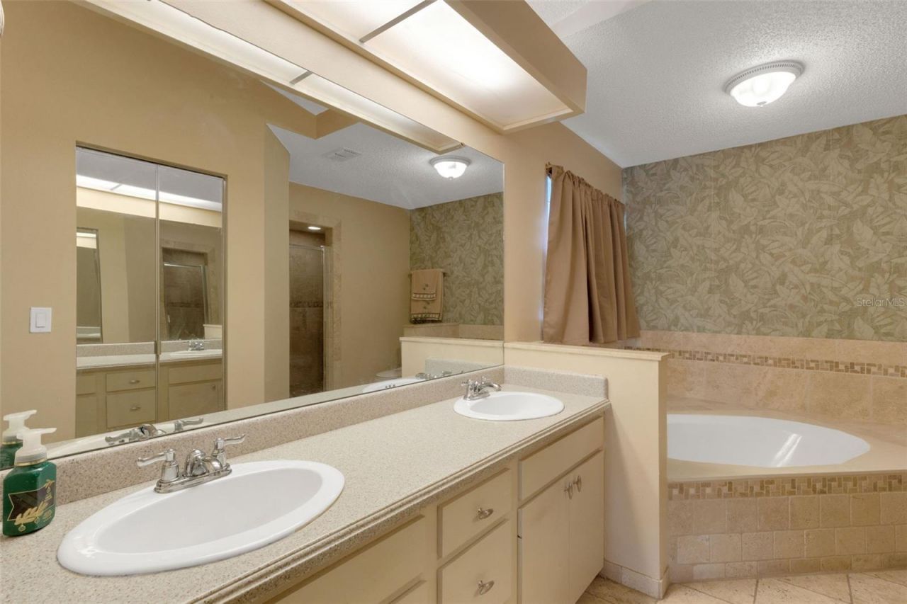 5709 39th Street Circle E, Bradenton, FL 34203 Photo