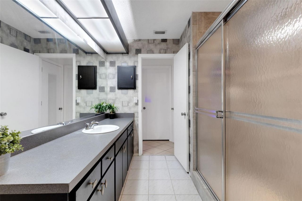 5709 39th Street Circle E, Bradenton, FL 34203 Photo