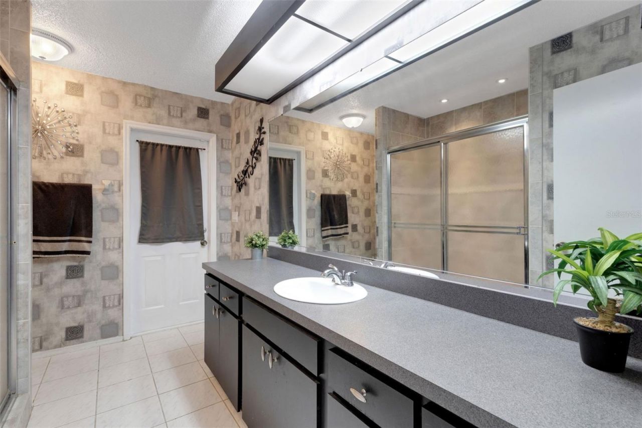 5709 39th Street Circle E, Bradenton, FL 34203 Photo