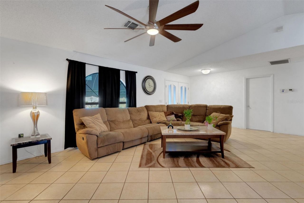 5709 39th Street Circle E, Bradenton, FL 34203 Photo