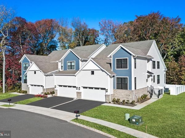 52 KAY CHIARELLO WAY, HAMILTON, NJ 08690