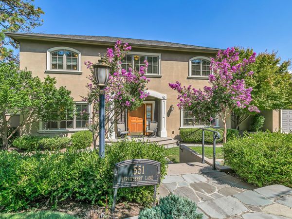 551 Strawberry Lane, Ashland, OR 97520