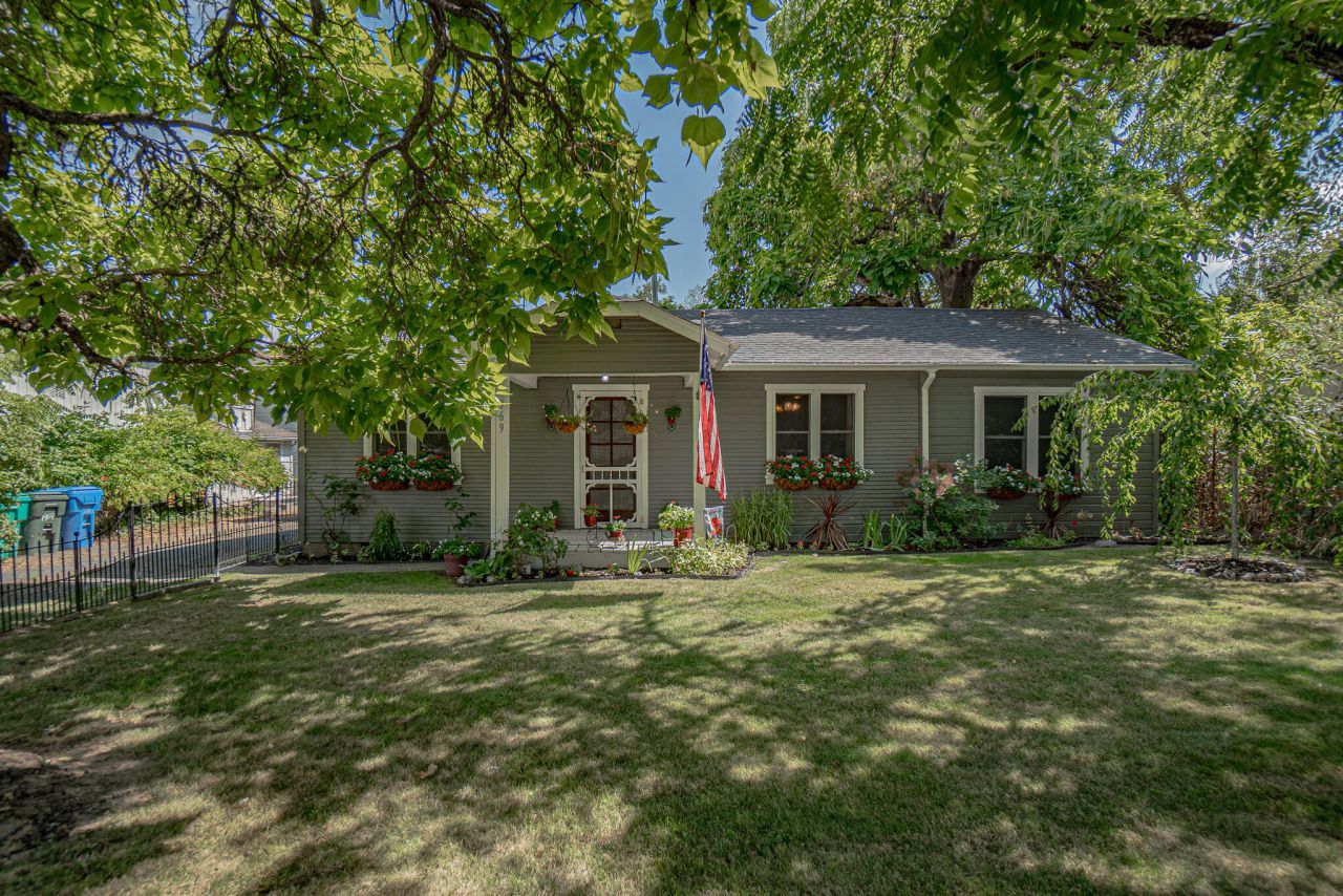 1969 SW Allen Creek Road, Grants Pass, OR 97527 Main Photo