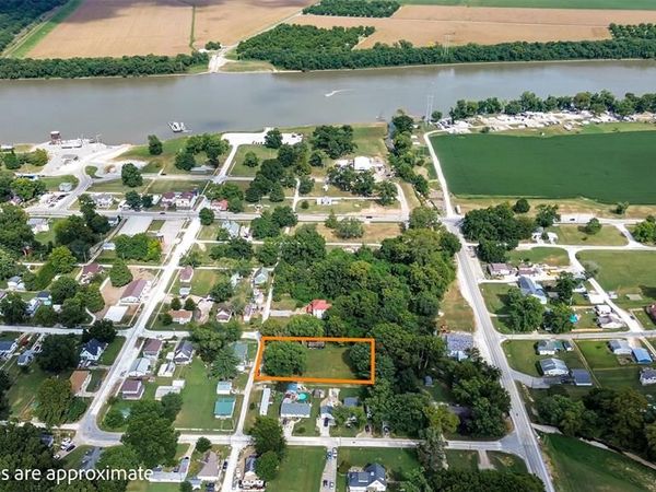305 W Walnut Street, Kampsville, IL 62053
