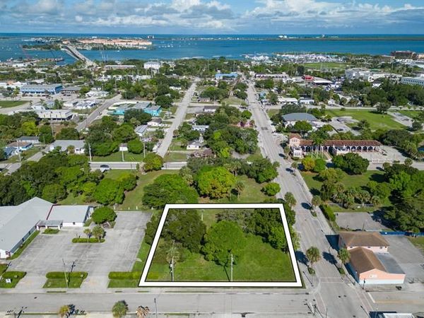 N 9th St, Fort Pierce, FL 34950