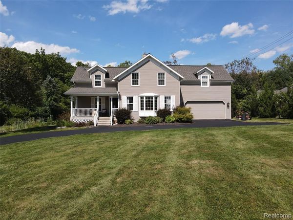 8346 Rucker Road, Grosse Ile Twp, MI 48138