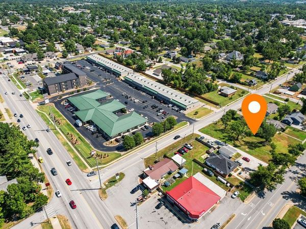 808 W Central Avenue , Bentonville, AR 72712