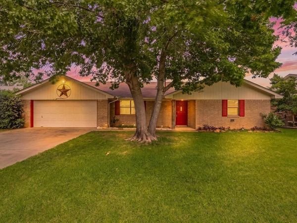 1407 Inglewood Drive, Stephenville, TX 76401
