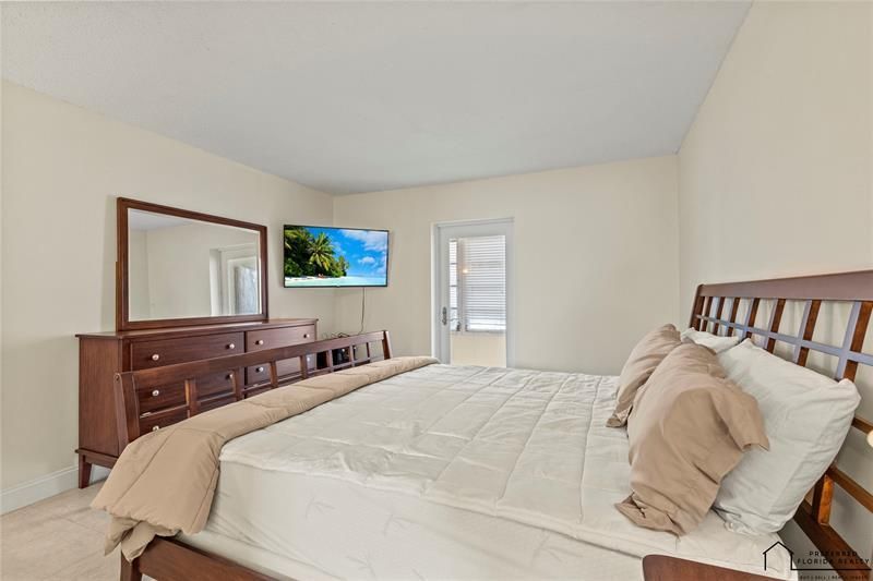 4191 NW 41st Street, Unit 316, Lauderdale Lakes, FL 33319 Photo