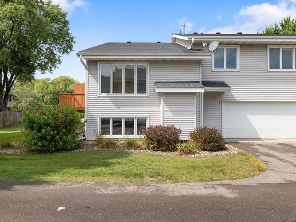 6744 Foliage Court W, Rosemount, MN 55068