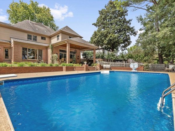 2800 E LEVEE OAKS DR E, Collierville, TN 38017