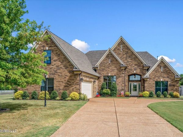 14276 Cantwell Drive, Olive Branch, MS 38654