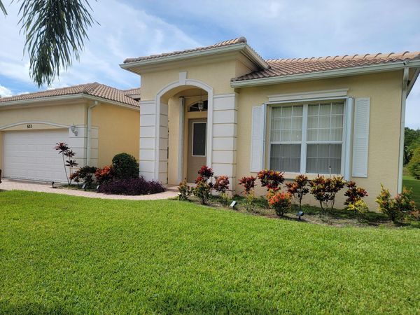 633 SW Long Key Court, Port Saint Lucie, FL 34986
