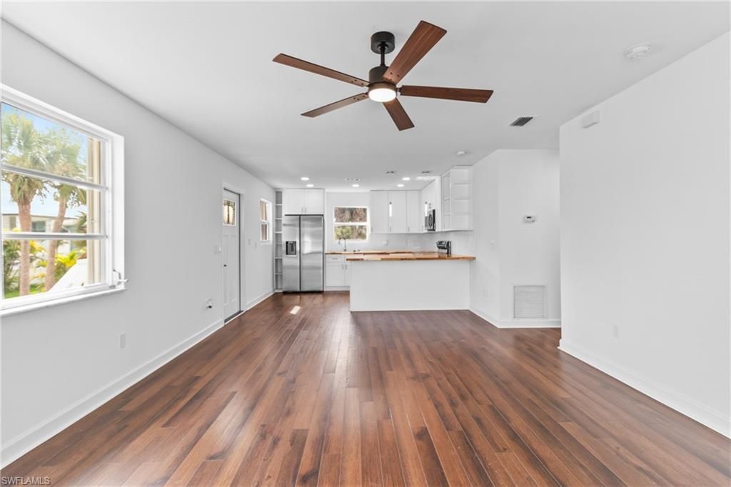 126 Andre Mar Dr, Fort Myers Beach, FL 33931 Photo