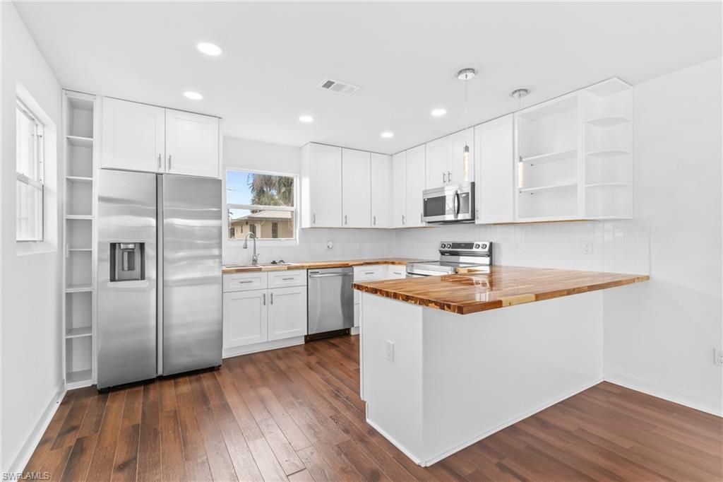 126 Andre Mar Dr, Fort Myers Beach, FL 33931 Photo