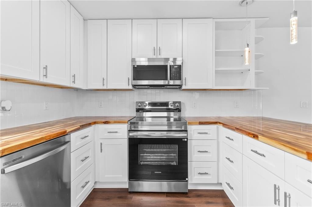 126 Andre Mar Dr, Fort Myers Beach, FL 33931 Photo