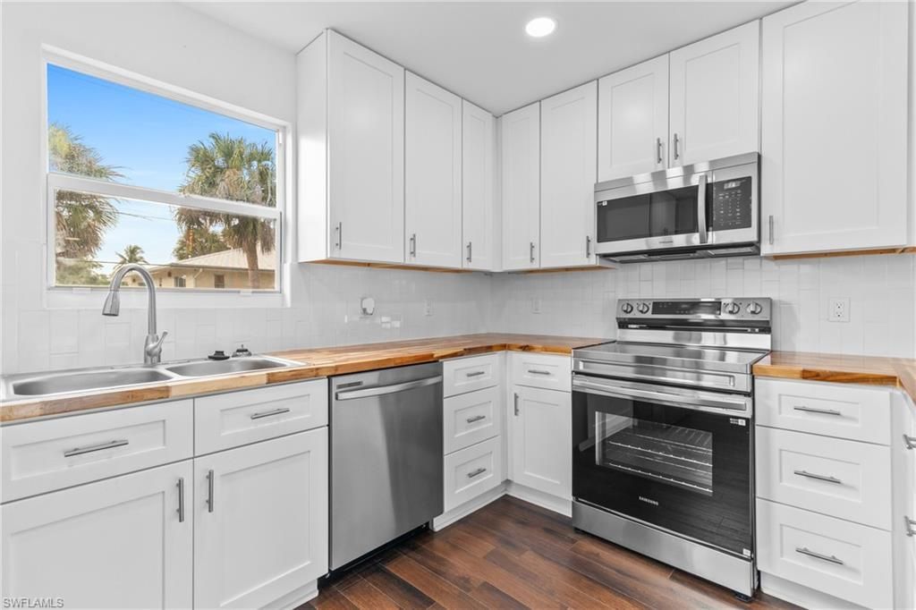 126 Andre Mar Dr, Fort Myers Beach, FL 33931 Photo