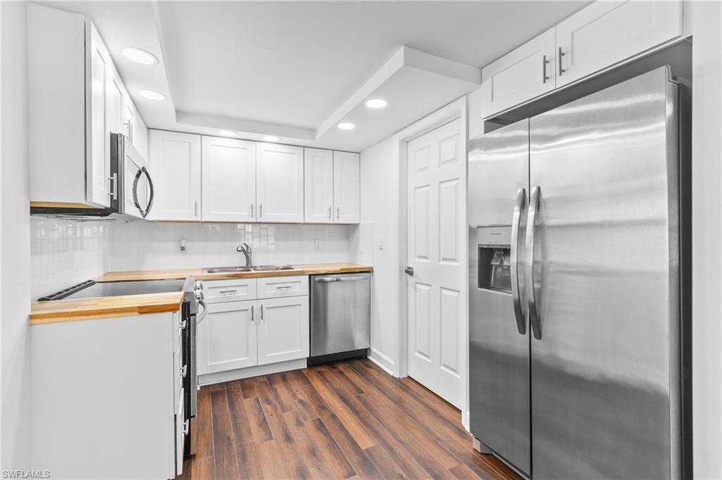 126 Andre Mar Dr, Fort Myers Beach, FL 33931 Photo