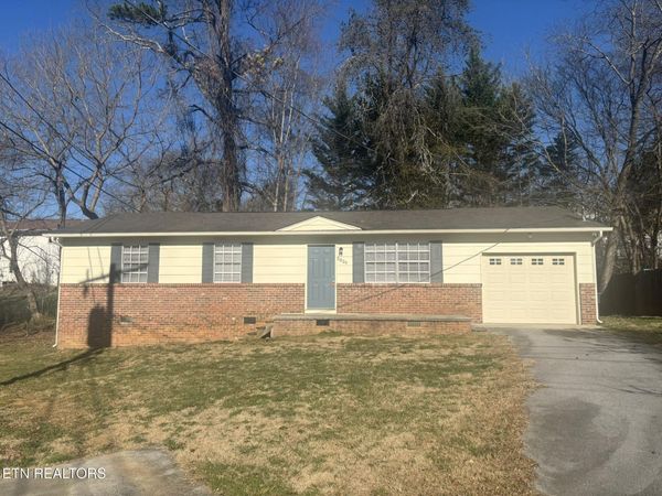5620 Karen Drive, Knoxville, TN 37918