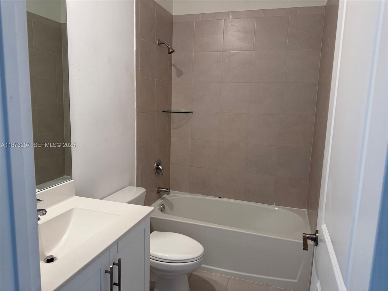 607 NE 208th Ter, Unit 607, Miami, FL 33179 Photo