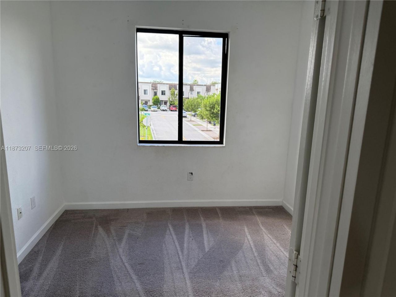 607 NE 208th Ter, Unit 607, Miami, FL 33179 Photo