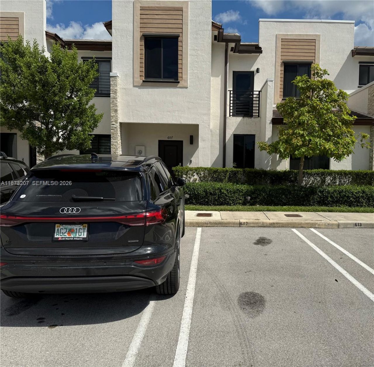 607 NE 208th Ter, Unit 607, Miami, FL 33179 Photo