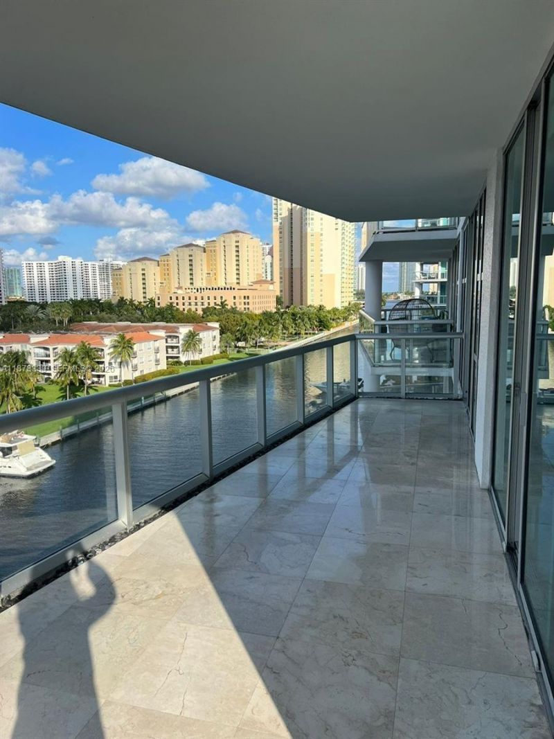 3131 NE 188th St, Unit 1-702, Aventura, FL 33180 Photo