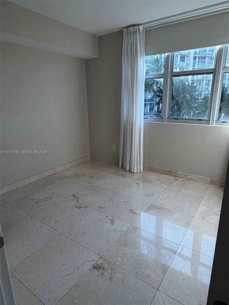 3131 NE 188th St, Unit 1-702, Aventura, FL 33180 Photo