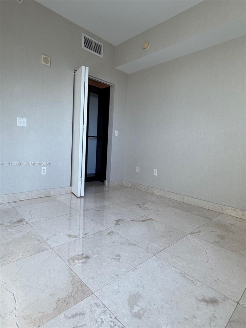 3131 NE 188th St, Unit 1-702, Aventura, FL 33180 Photo