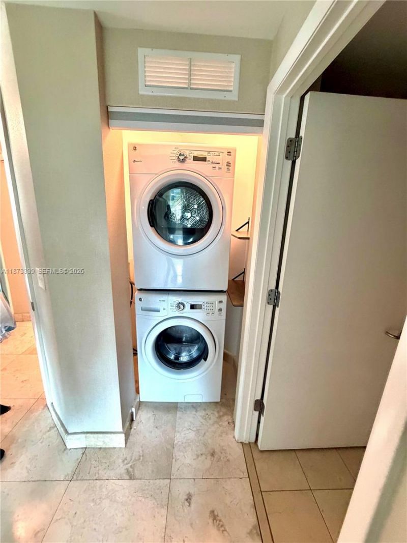 3131 NE 188th St, Unit 1-702, Aventura, FL 33180 Photo