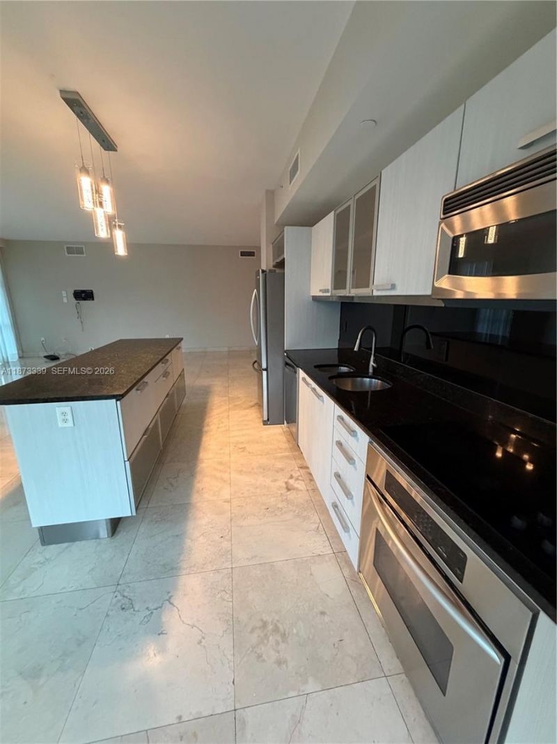 3131 NE 188th St, Unit 1-702, Aventura, FL 33180 Photo