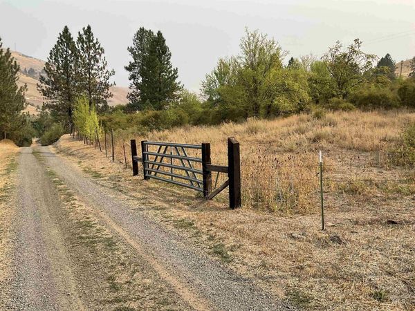 13790 Cross Farm Rd, Juliaetta, ID 83535
